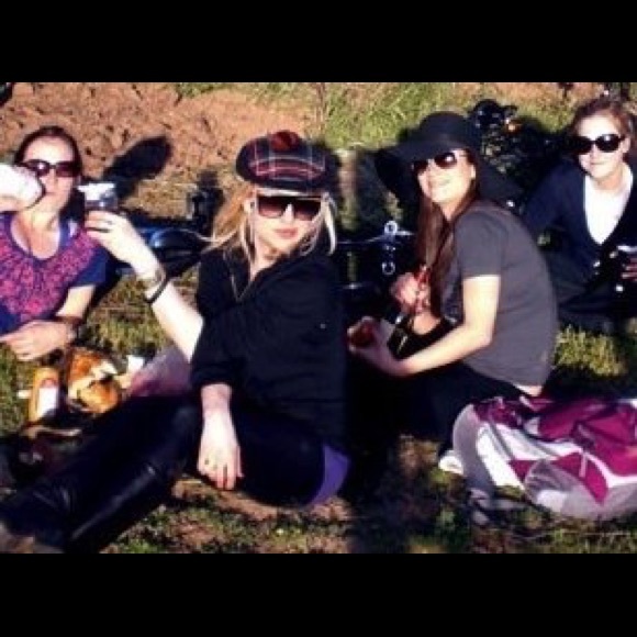 Meet your Posher, AmyClare - Picture 6 of 15